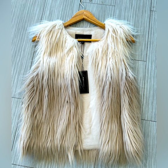 BCBG faux fur vest NWT xs - Picture 1 of 8